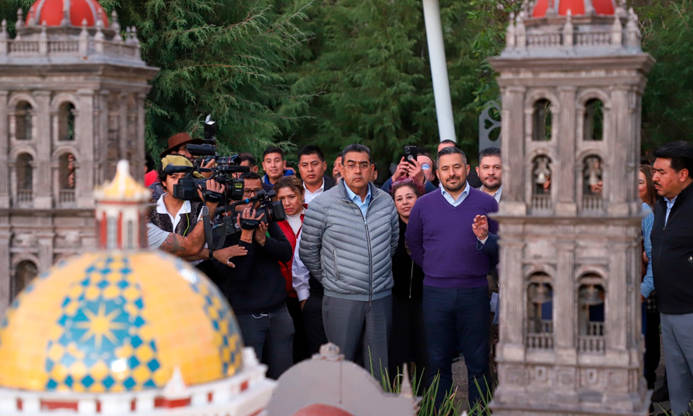 Inauguración del Rehabilitado "Paseo de Gigantes" en el Parque "La Constancia"