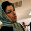 Narges Mohammadi, ganadora del Nobel de la Paz, condenada a 15 meses de prisión en Irán