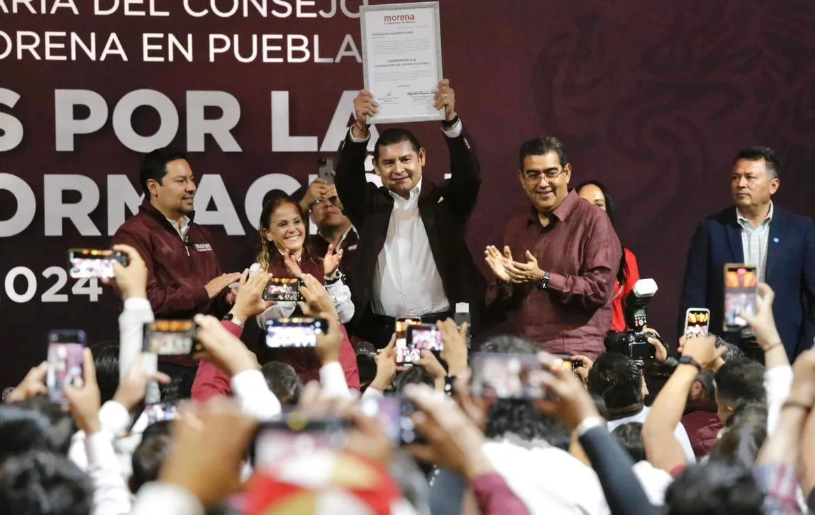 Alejandro Armenta fue ratificado como candidato a gobernador de Puebla por Morena