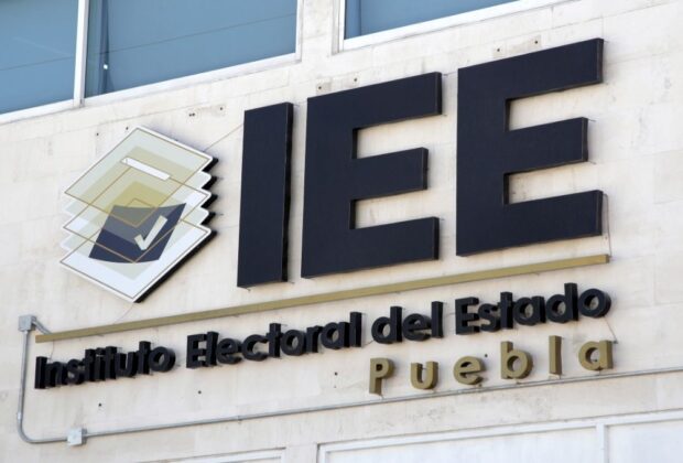 IEE de Puebla aprueba solicitudes y organiza debates para proceso electoral