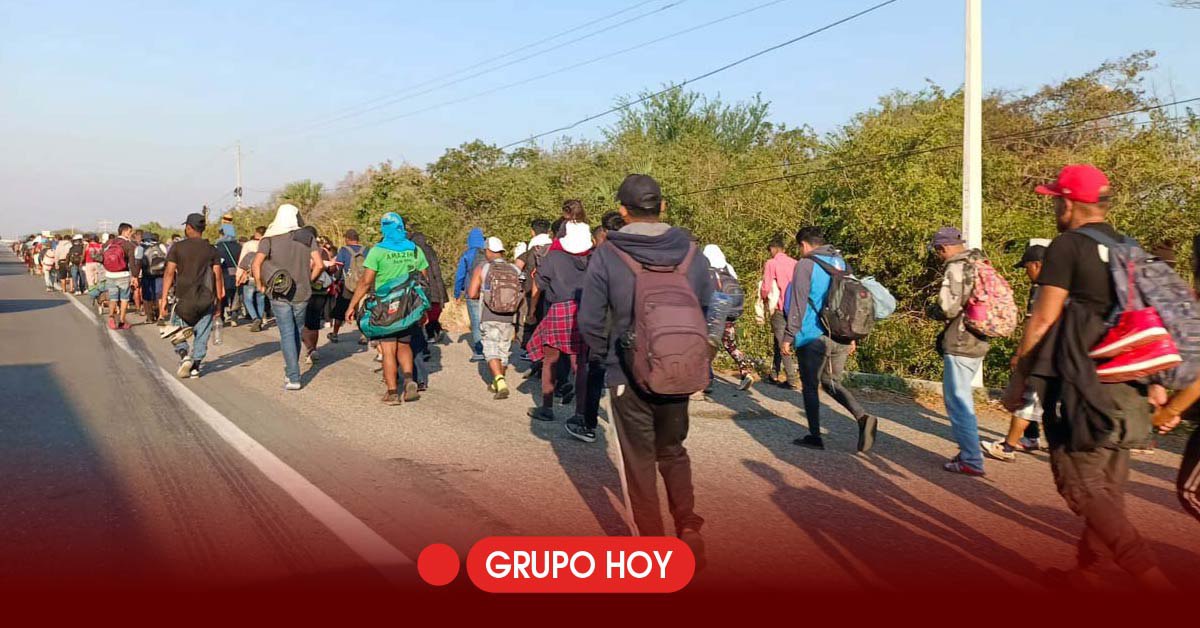 Migrantes de la caravana "Viacrucis del Migrante" abandonan Puebla por rumores de operativo del INM