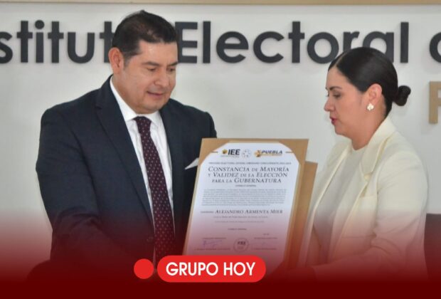 Alejandro Armenta recibe constancia de mayoría como gobernador electo de Puebla