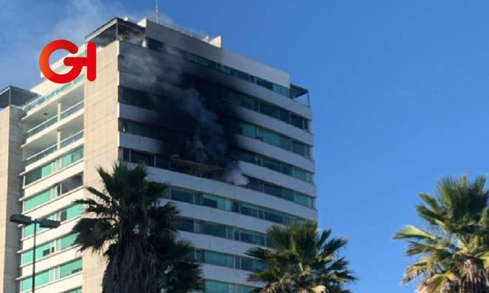 Incendio en un departamento de la Torre Palmas 1, en Angelópolis