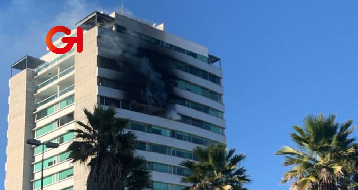 Incendio en un departamento de la Torre Palmas 1, en Angelópolis